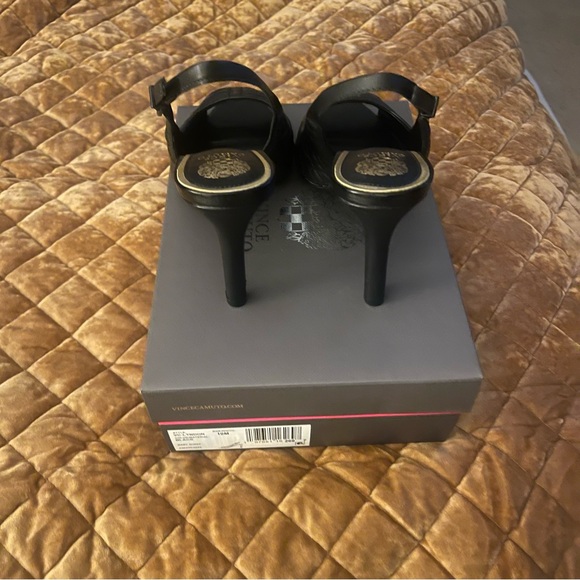 Beautiful Vince Camuto sling-backs! - Picture 4 of 5